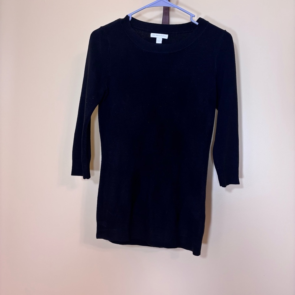 ⭐️ New York & Company Black 3/4 Sleeves Top